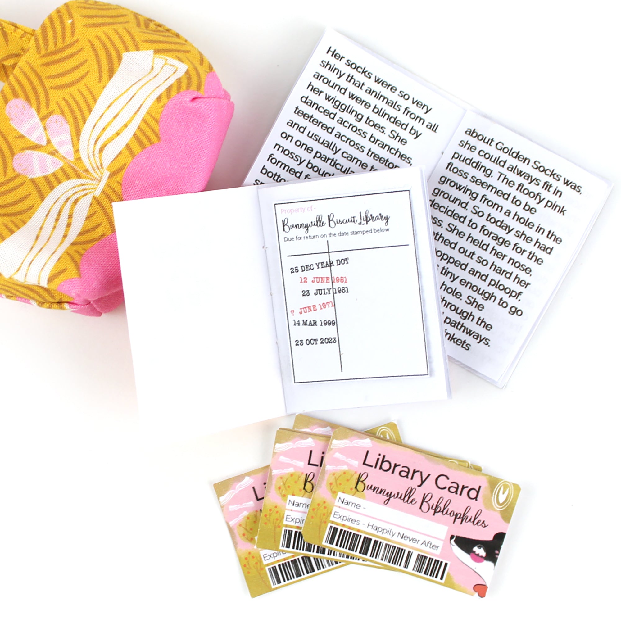 DIY Kit - Bibli the Badger Librarian and the singing Stoat with 2 fairytale books- sewing doll STUFFING NOT included FREE UK SHIPPING