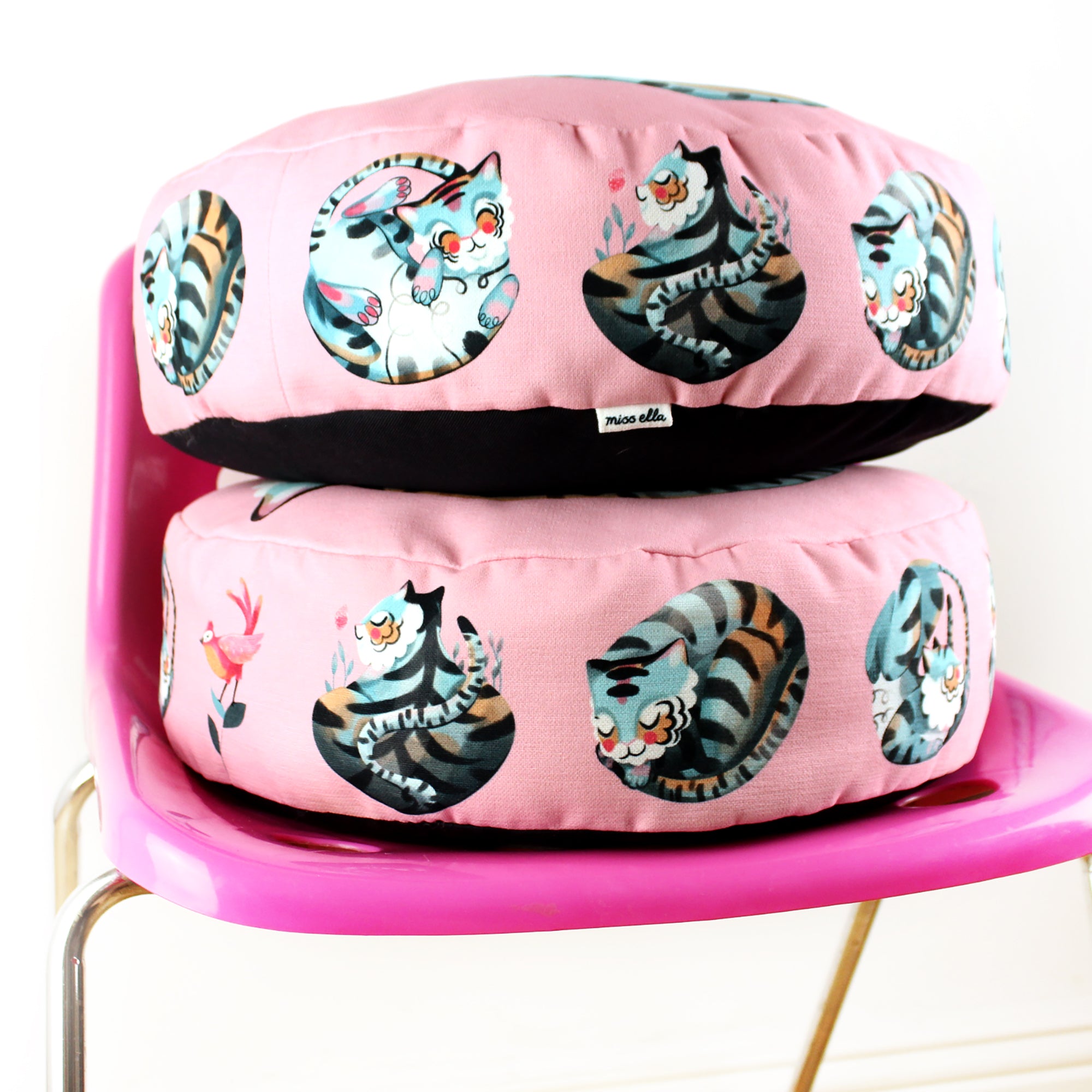 DIY KIT - Pink Sleeping Tiger cushion